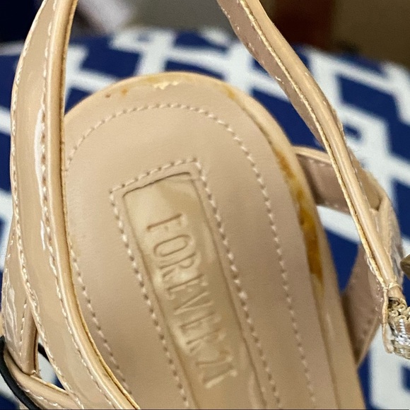 Nude patent strappy heeled sandals - Picture 12 of 13